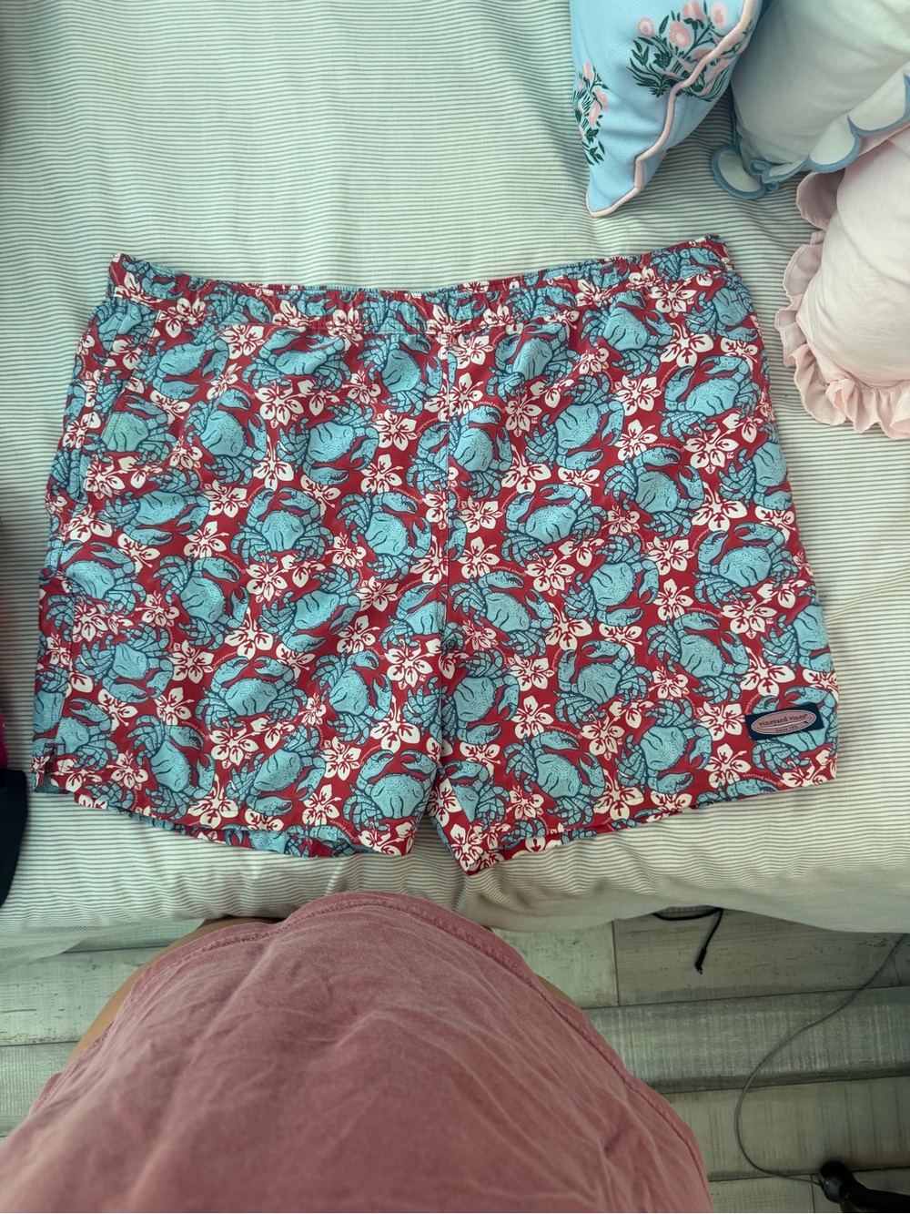 Vineyard Vines Red & Blue Floral Men's Swim Bermudas